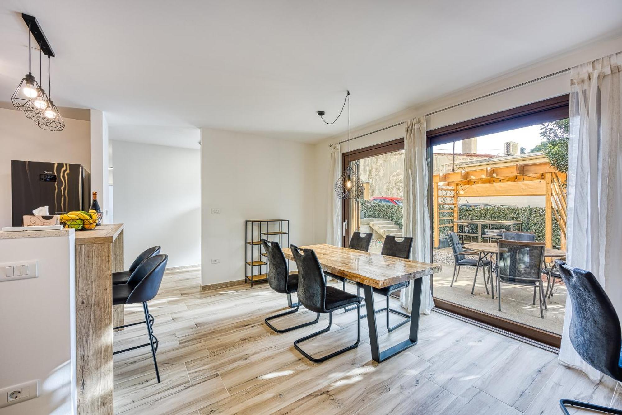 Center Oasis - Private Parking Apartment *