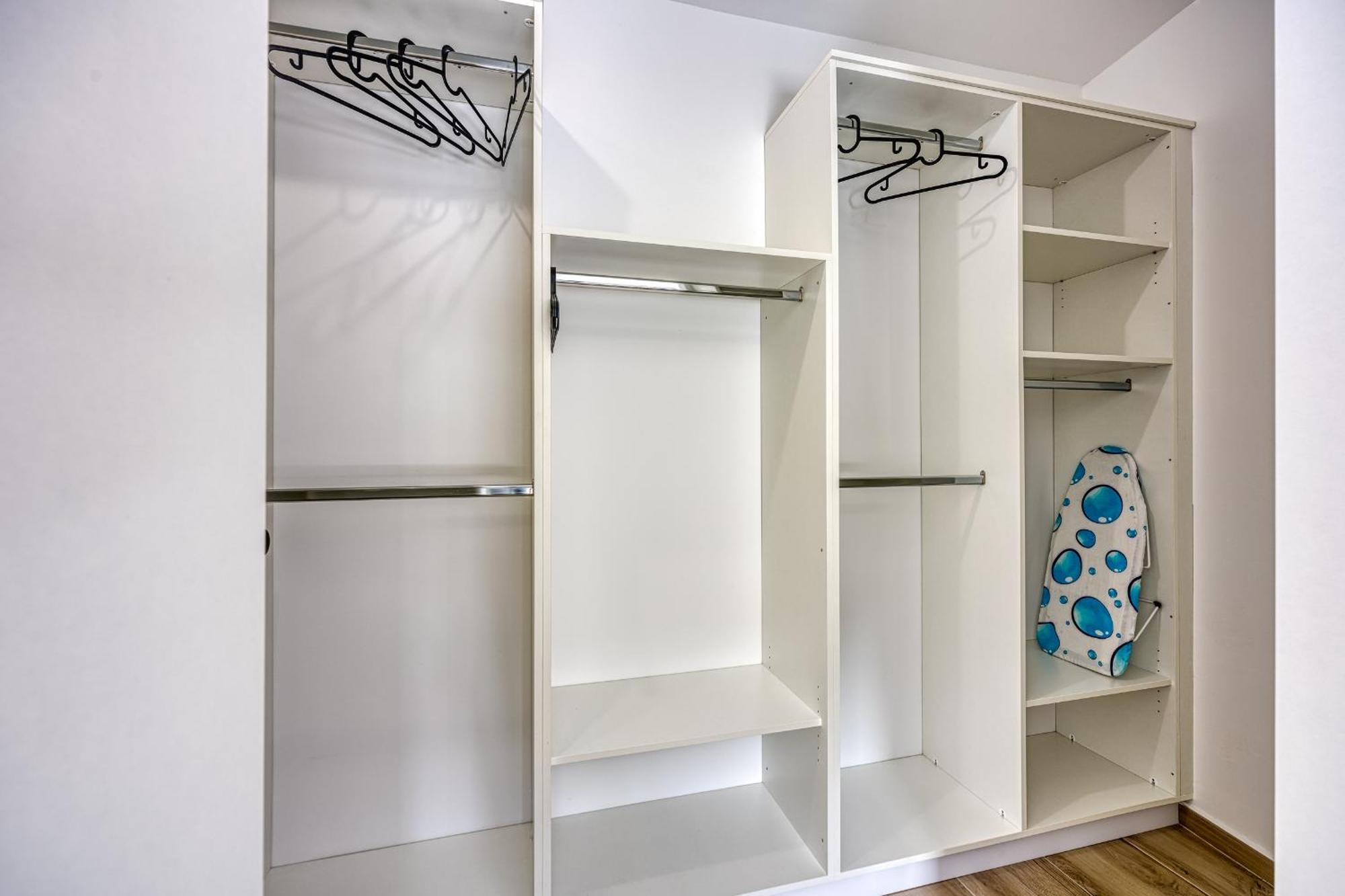 Center Oasis - Private Parking Apartment